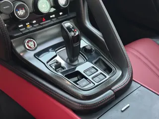 جاكوار F Type 2016