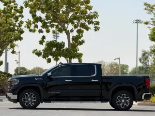 جي إم سي سييرا SLT 2024