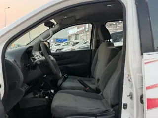 نيسان نافارا 2016