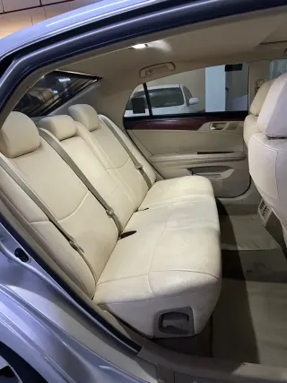 تويوتا افالون 2012