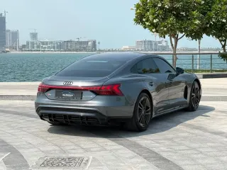 أودي E Tron 2022