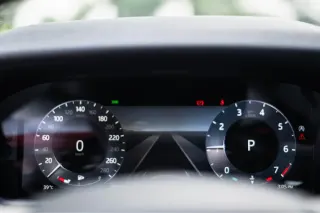 لاند روفر Range Rover Velar 2024