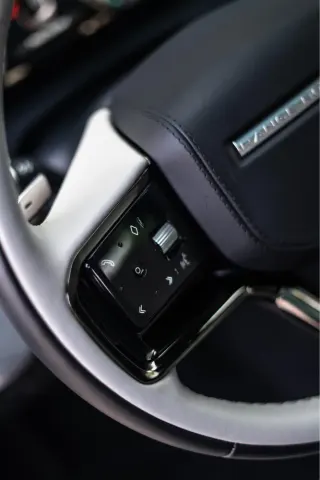 لاند روفر Range Rover Velar 2024