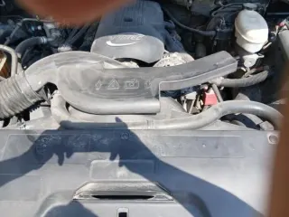 جي إم سي سوبربان 2003
