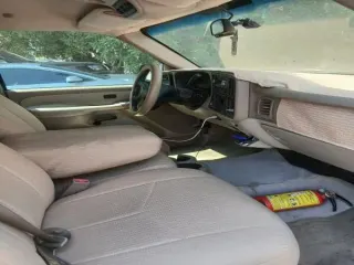 جي إم سي سوبربان 2003