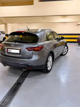 إنفينيتي QX70 2016