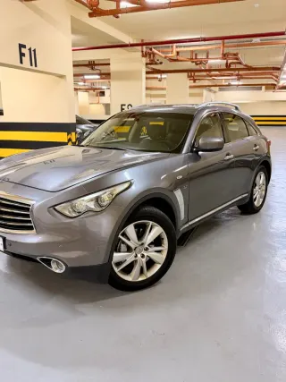 إنفينيتي QX70 2016