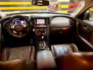 إنفينيتي QX70 2016