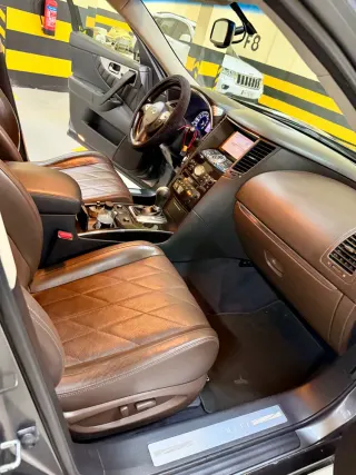 إنفينيتي QX70 2016
