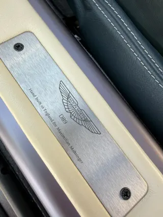 أستون مارتن DB9 2010