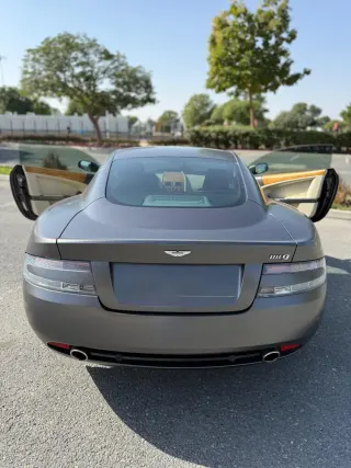 أستون مارتن DB9 2010