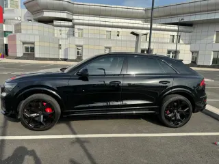 أودي RS Q8 2022