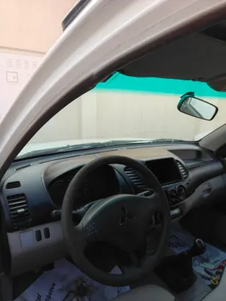 ميتسوبيشي L200 2015