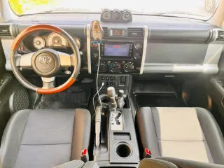 تويوتا FJ Cruiser 2020