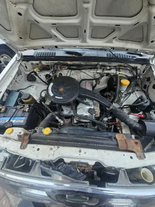 نيسان Pickup 2003
