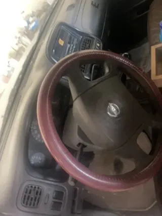 نيسان Pickup 2001