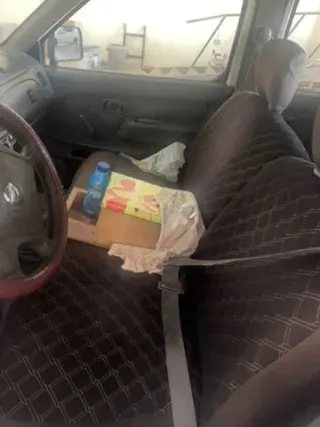 نيسان Pickup 2001