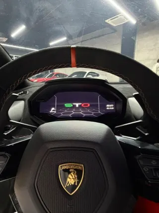 Lamborghini Huracan 2023