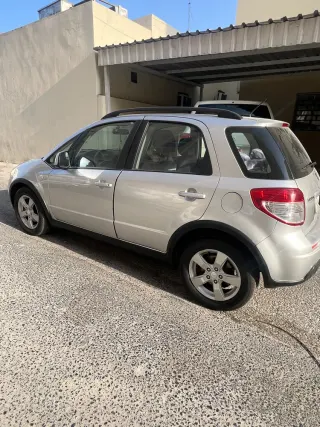 سوزوكي SX4 2012