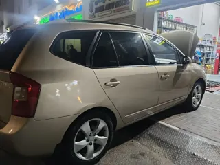 كيا كارينز 2008