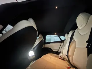 تيسلا Model S 2024