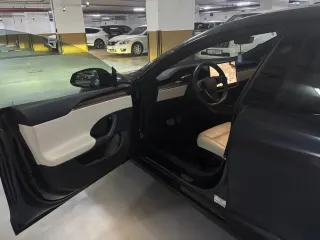 تيسلا Model S 2024