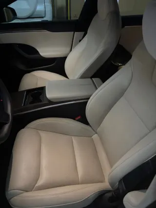 تيسلا Model S 2024