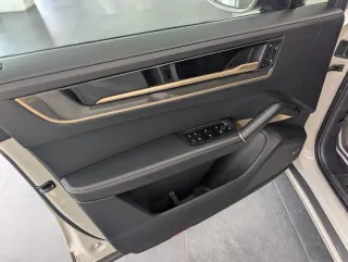 Porsche Cayenne GTS 2025