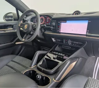 Porsche Cayenne GTS 2025