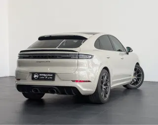 Porsche Cayenne GTS 2025
