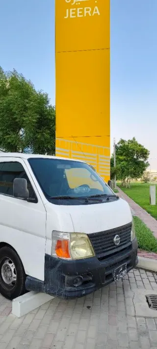 نيسان اورفان 2011
