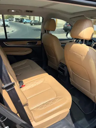 إم جي RX 8 2023