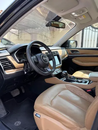 إم جي RX 8 2023