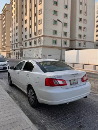ميتسوبيشي Galant 2012