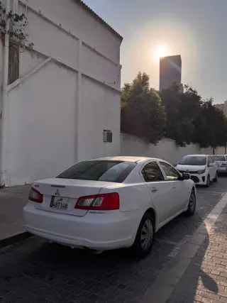 ميتسوبيشي Galant 2012
