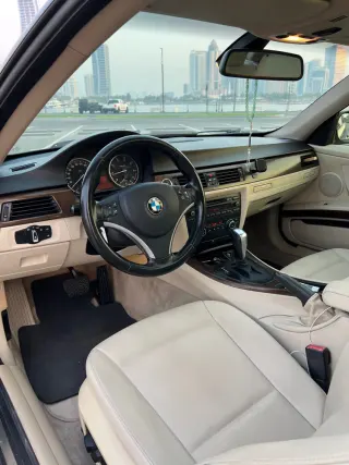 بي إم دبليو 3 Series 2011