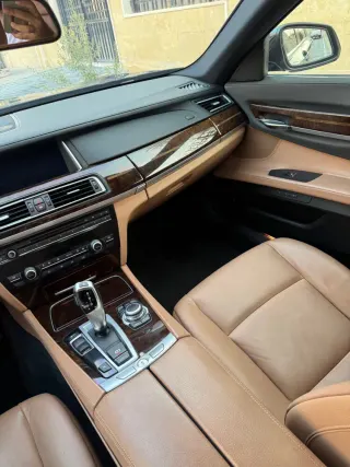 بي إم دبليو 7 Series 2013