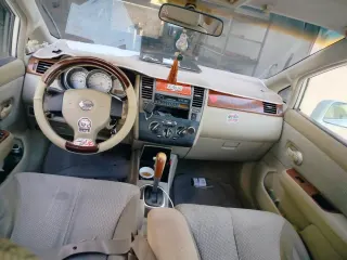 Nissan Tiida 2006