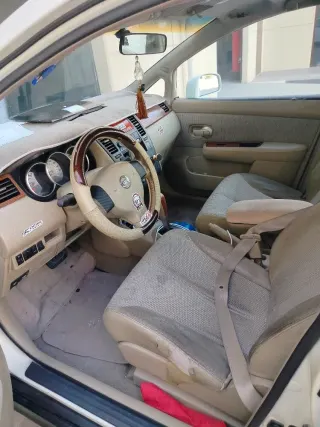Nissan Tiida 2006
