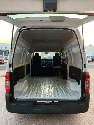 Nissan Urvan 2022