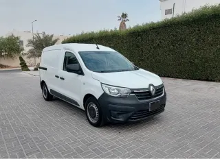 رينو دوكر 2023