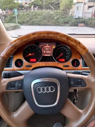 أودي A8 2008