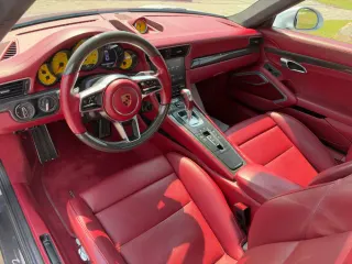بورشه 911 Turbo S 2017