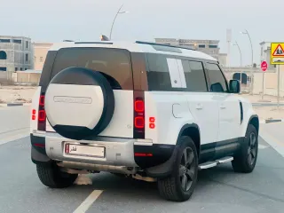 Land Rover Defender 2024