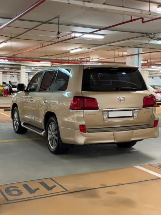 لكزس LX 570 2011