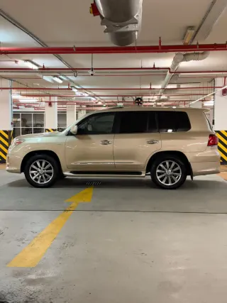 لكزس LX 570 2011