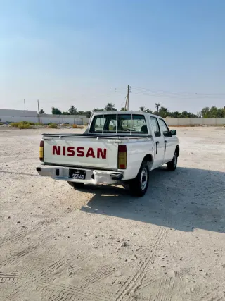 نيسان Pickup 2002