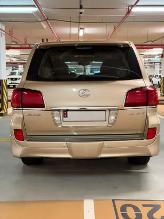 Lexus LX 570 2011