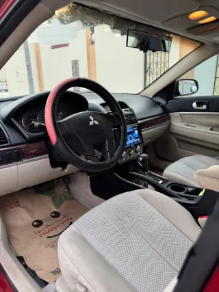 Mitsubishi Galant 2011