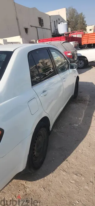 نيسان Titan 2009